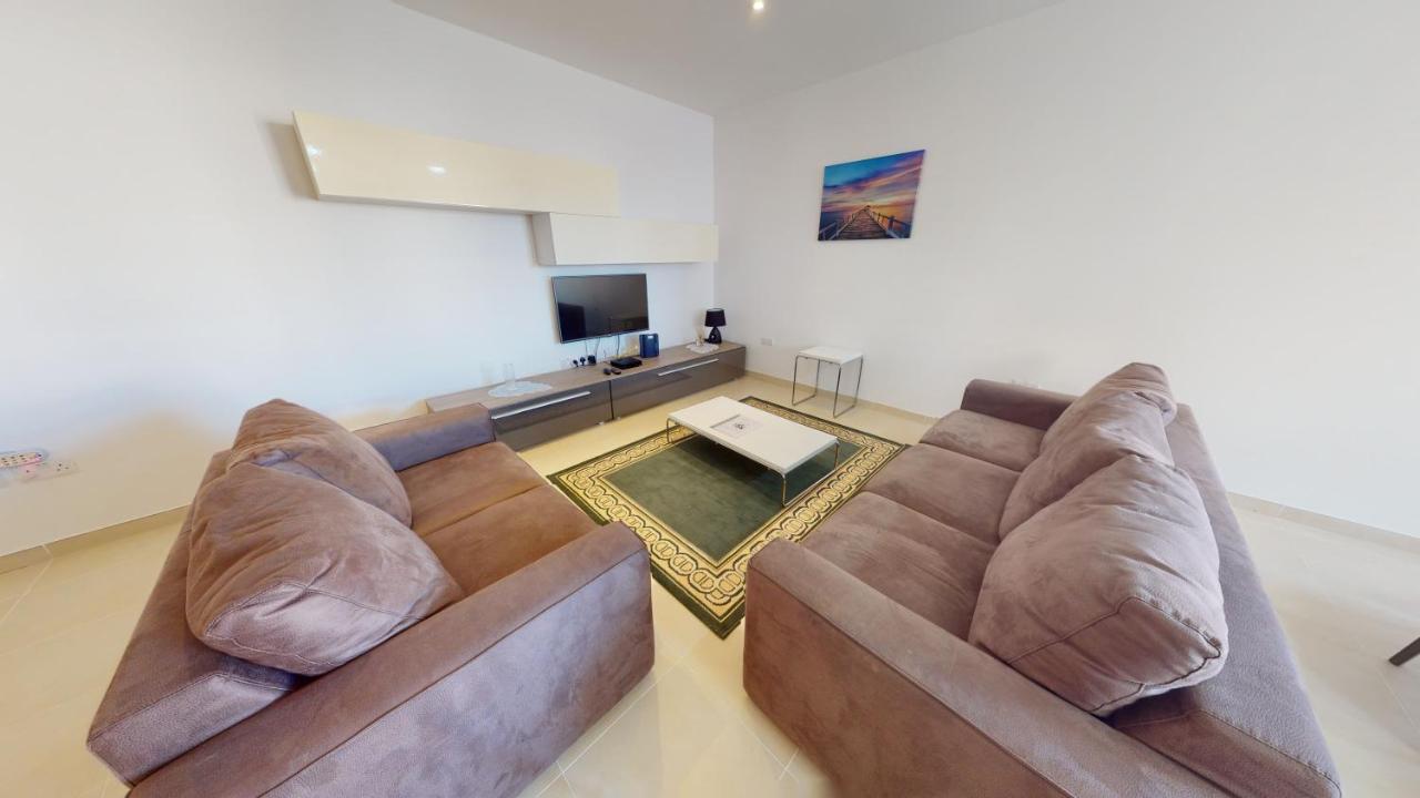 Spacious 2 Bedroom In Sliema