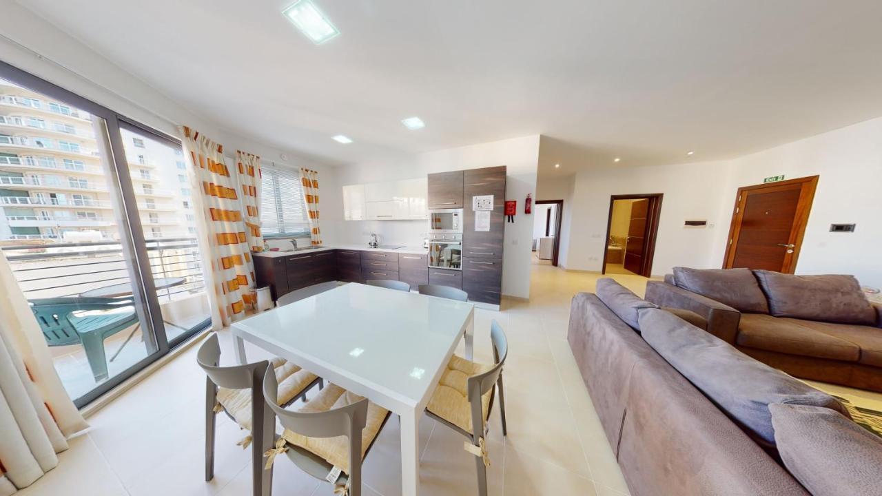 Apartment Spacious 2 Bedroom In *