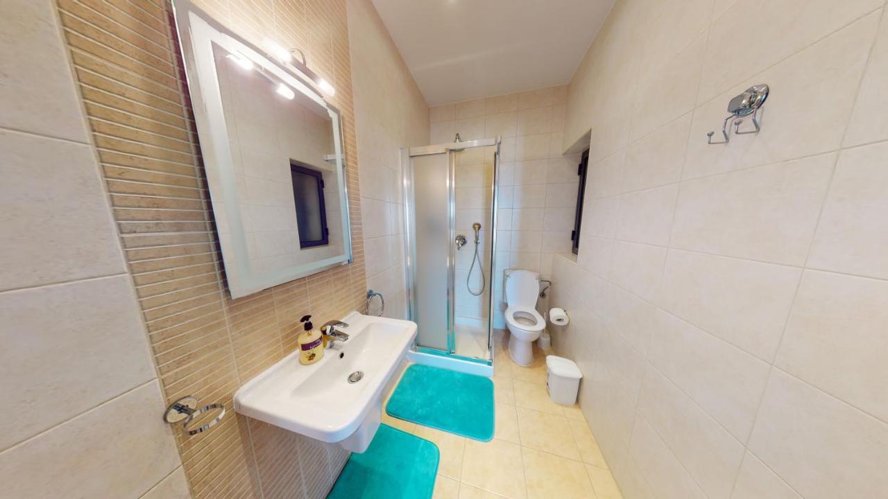 Spacious 2 Bedroom In