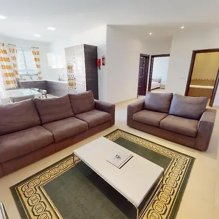 Spacious 2 Bedroom Apartment In Слима Экстерьер фото