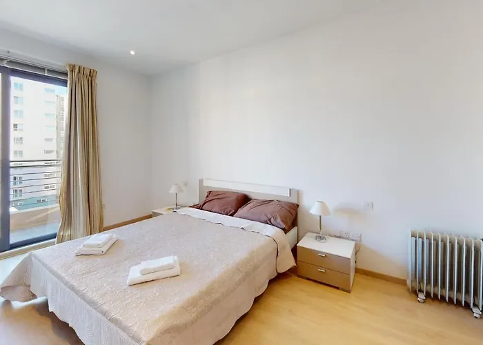 Spacious 2 Bedroom Apartment In Sliema